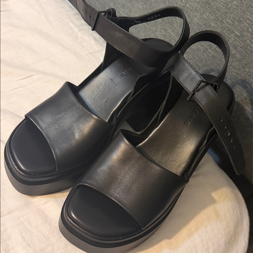 Robert Clergerie Black Leather Platform Heels - Picture 8 of 10